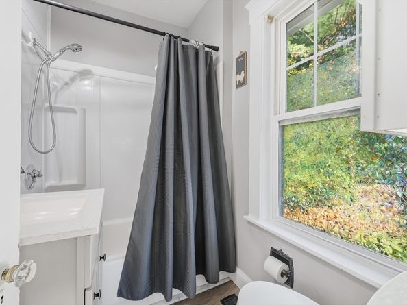 3 Jenkins St, Worcester MA 01602