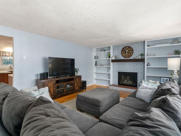 47 Chapel St, Holden MA 01520