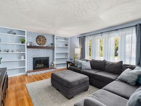 47 Chapel St, Holden MA 01520
