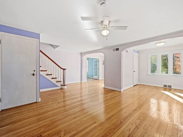 63 Cedarhill Rd, Holbrook MA 02343