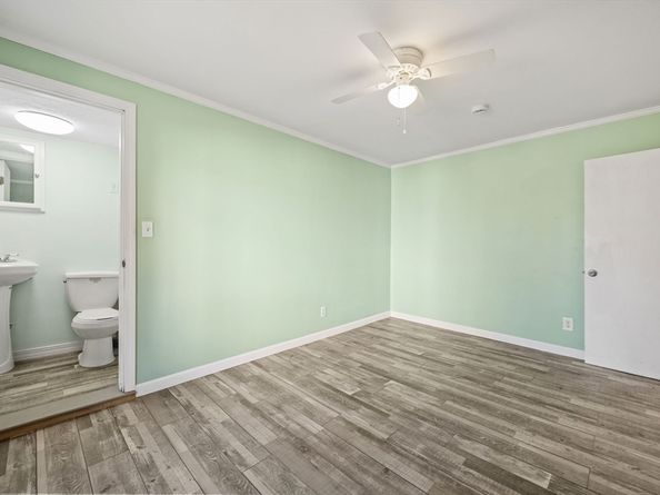 63 Cedarhill Rd, Holbrook MA 02343