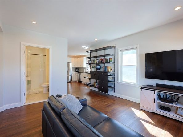 112 Roslindale Ave 2, Boston MA 02131