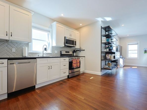 112 Roslindale Ave 2, Boston MA 02131