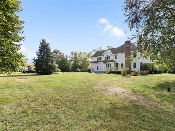 1 Settlers Dr, Lakeville MA 02347