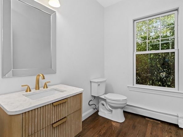 1 Settlers Dr, Lakeville MA 02347