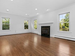 1 Settlers Dr, Lakeville MA 02347
