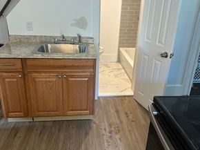 6 Munroe St, Peabody MA 01960