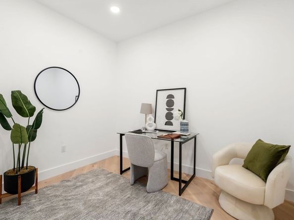 16 Stearns 301, Wellesley MA 02482