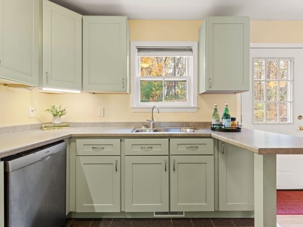 29 South Commons Road D, Lincoln MA 01773