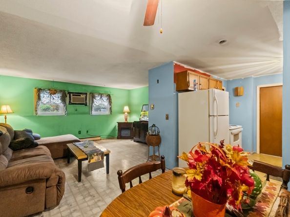 325 Ashland Avenue 2, Southbridge MA 01550