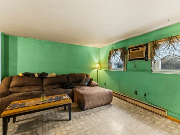 325 Ashland Avenue 2, Southbridge MA 01550