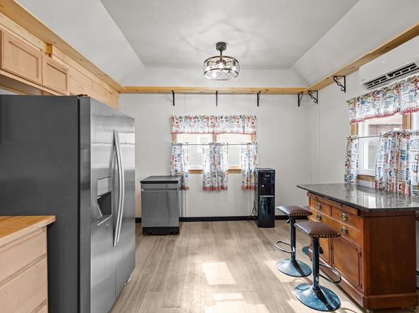 36 N Main St, Webster MA 01570