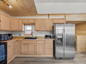 36 N Main St, Webster MA 01570