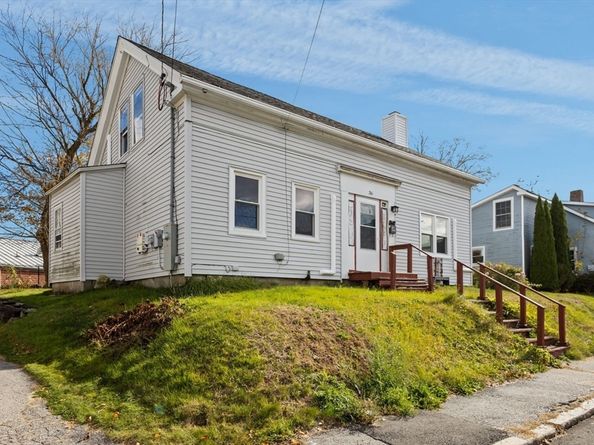 36 N Main St, Webster MA 01570