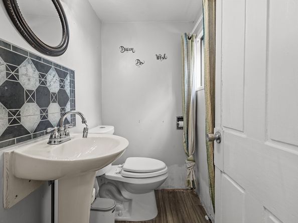 36 N Main St, Webster MA 01570