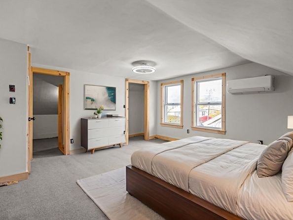 36 N Main St, Webster MA 01570