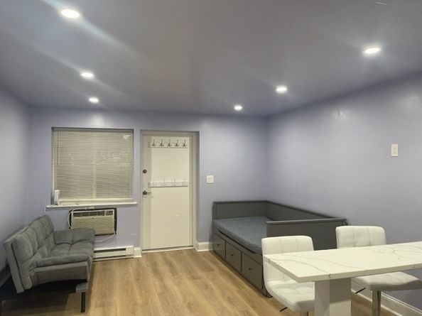 45 Oval Rd 6, Quincy MA 02170