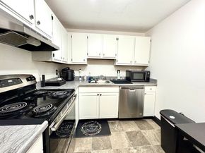 80 Stanton St 32, Worcester MA 01605