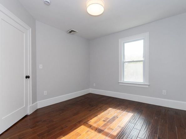 131 Erie St 3, Cambridge MA 02139