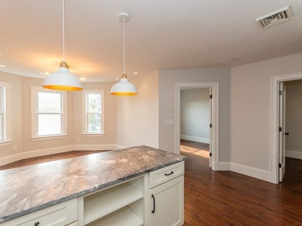 131 Erie St 3, Cambridge MA 02139