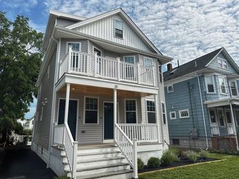 10 Lewis St