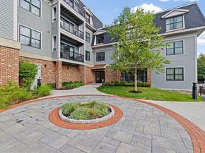 131 Eliot St 312, Milton MA 02186