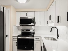 11 Royal Crest Dr 5, Randolph MA 02368