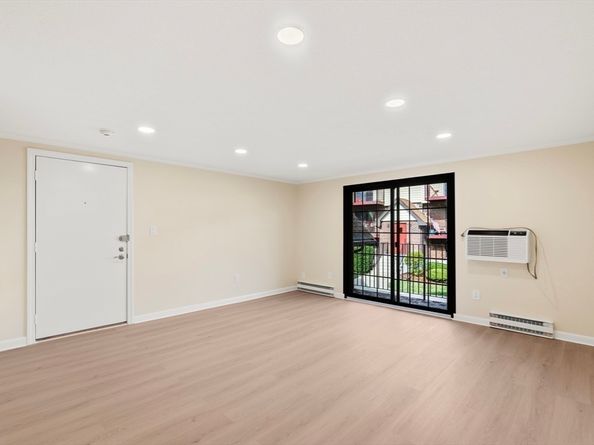 11 Royal Crest Dr 5, Randolph MA 02368