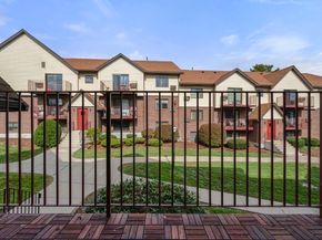 11 Royal Crest Dr 5, Randolph MA 02368