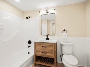 11 Royal Crest Dr 5, Randolph MA 02368