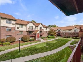 11 Royal Crest Dr 5, Randolph MA 02368