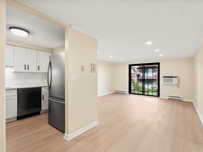 11 Royal Crest Dr 5, Randolph MA 02368
