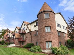 11 Royal Crest Dr 5, Randolph MA 02368