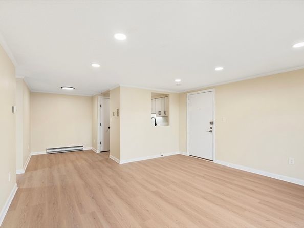 11 Royal Crest Dr 5, Randolph MA 02368