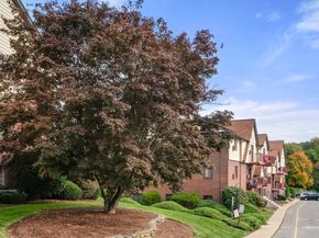 11 Royal Crest Dr 5, Randolph MA 02368