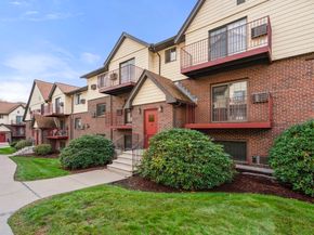 11 Royal Crest Dr 5, Randolph MA 02368