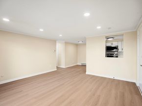 11 Royal Crest Dr 5, Randolph MA 02368
