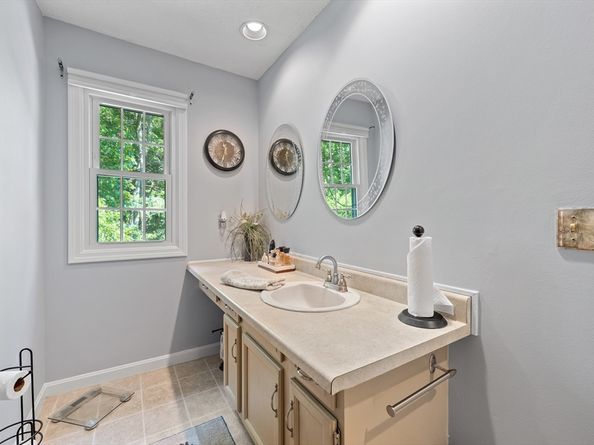 124 Ashley Lane 124, Middleboro MA 02346