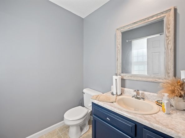 124 Ashley Lane 124, Middleboro MA 02346