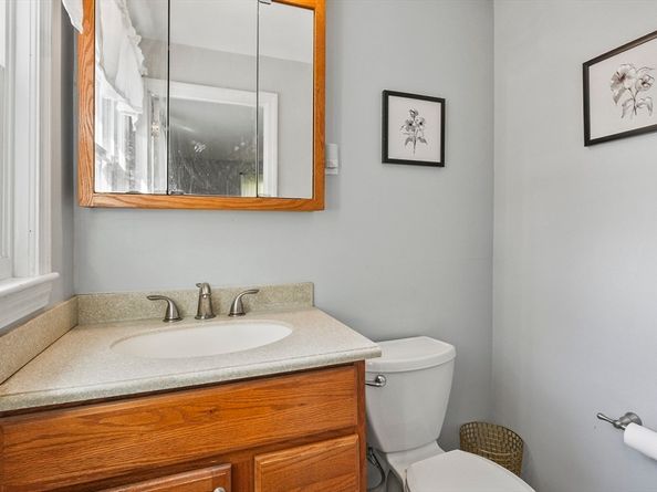 5 Hawthorne Circle, Northborough MA 01532