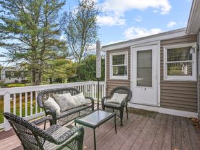 5 Hawthorne Circle, Northborough MA 01532
