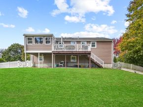 5 Hawthorne Circle, Northborough MA 01532