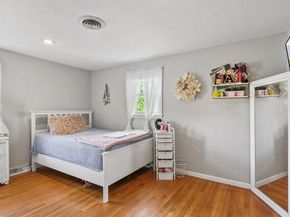 5 Hawthorne Circle, Northborough MA 01532