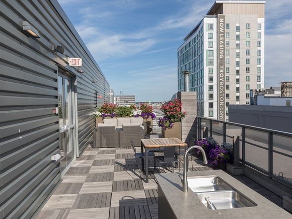 32 Traveler St PH8, Boston MA 02118
