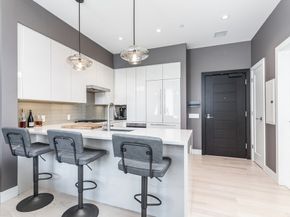 32 Traveler St PH8, Boston MA 02118