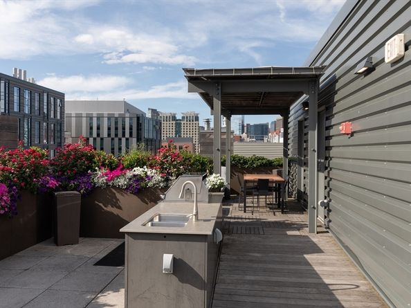 32 Traveler St PH8, Boston MA 02118