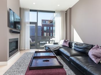 32 Traveler St