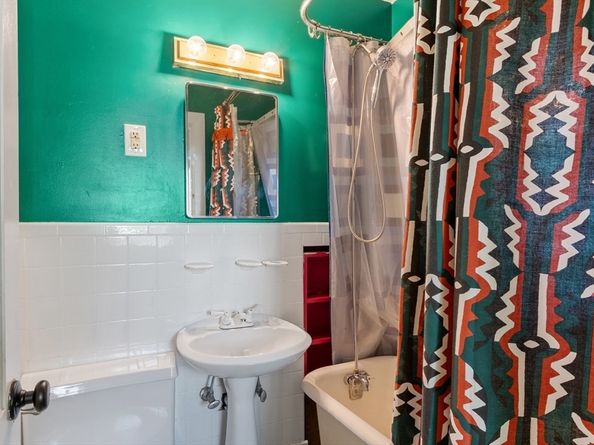 366 Grove St, Melrose MA 02176