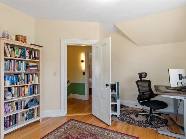 366 Grove St, Melrose MA 02176