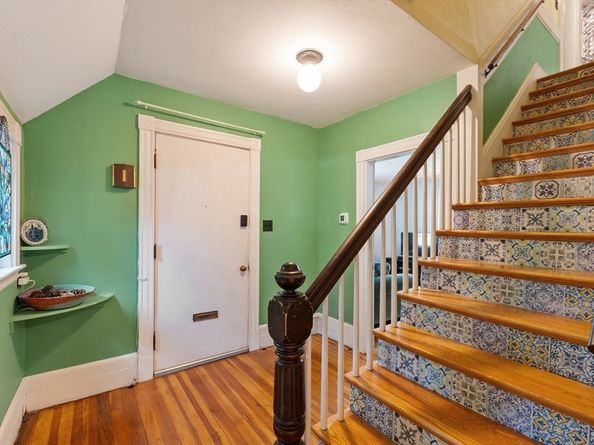 366 Grove St, Melrose MA 02176